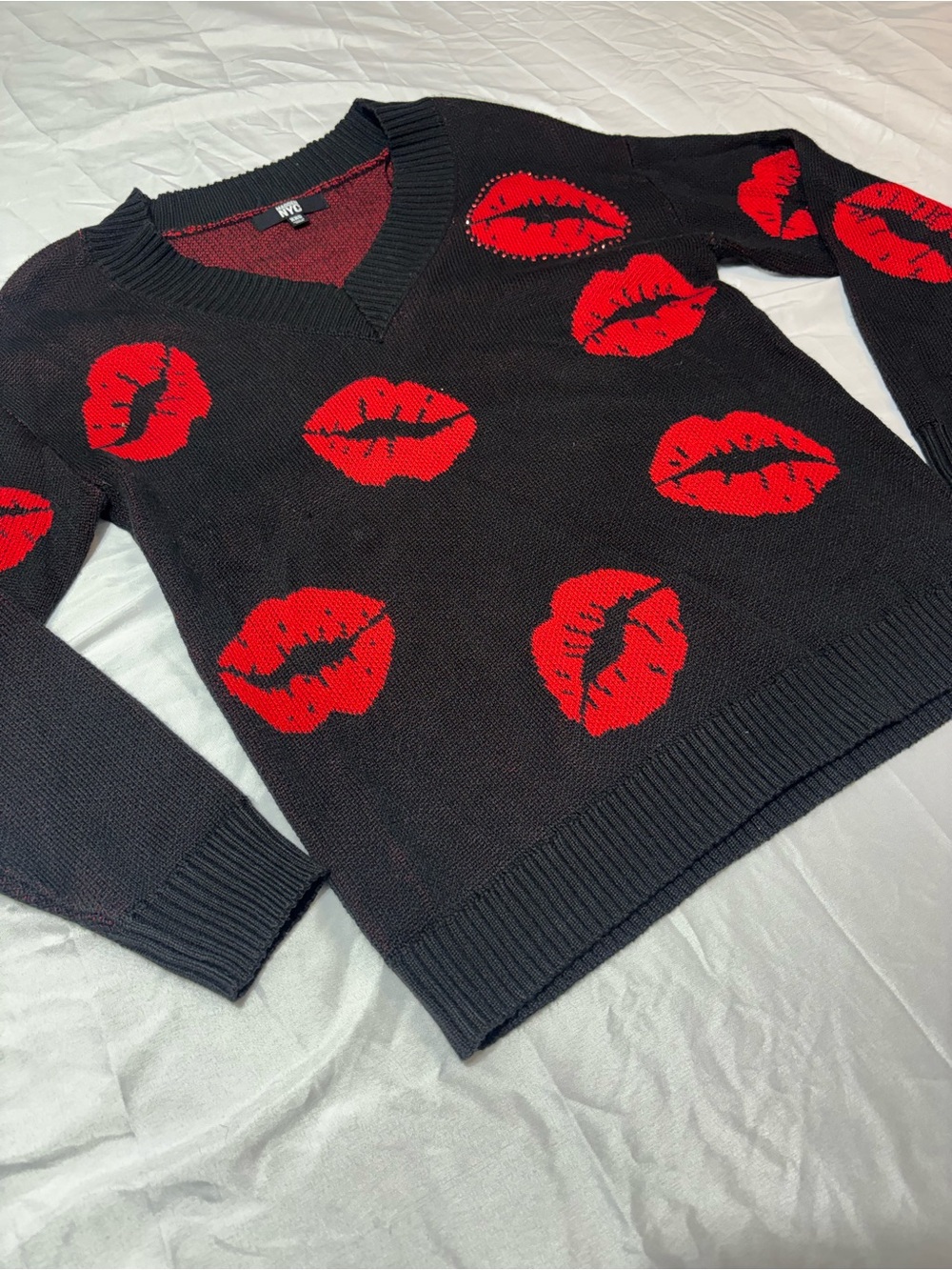 Madden NYC Kissy Lips Sweater XXS Pink Rhinestone Bedazzled Graphic Knit